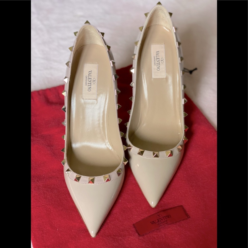 Valentino Rockstud Patent leather pumps NEW